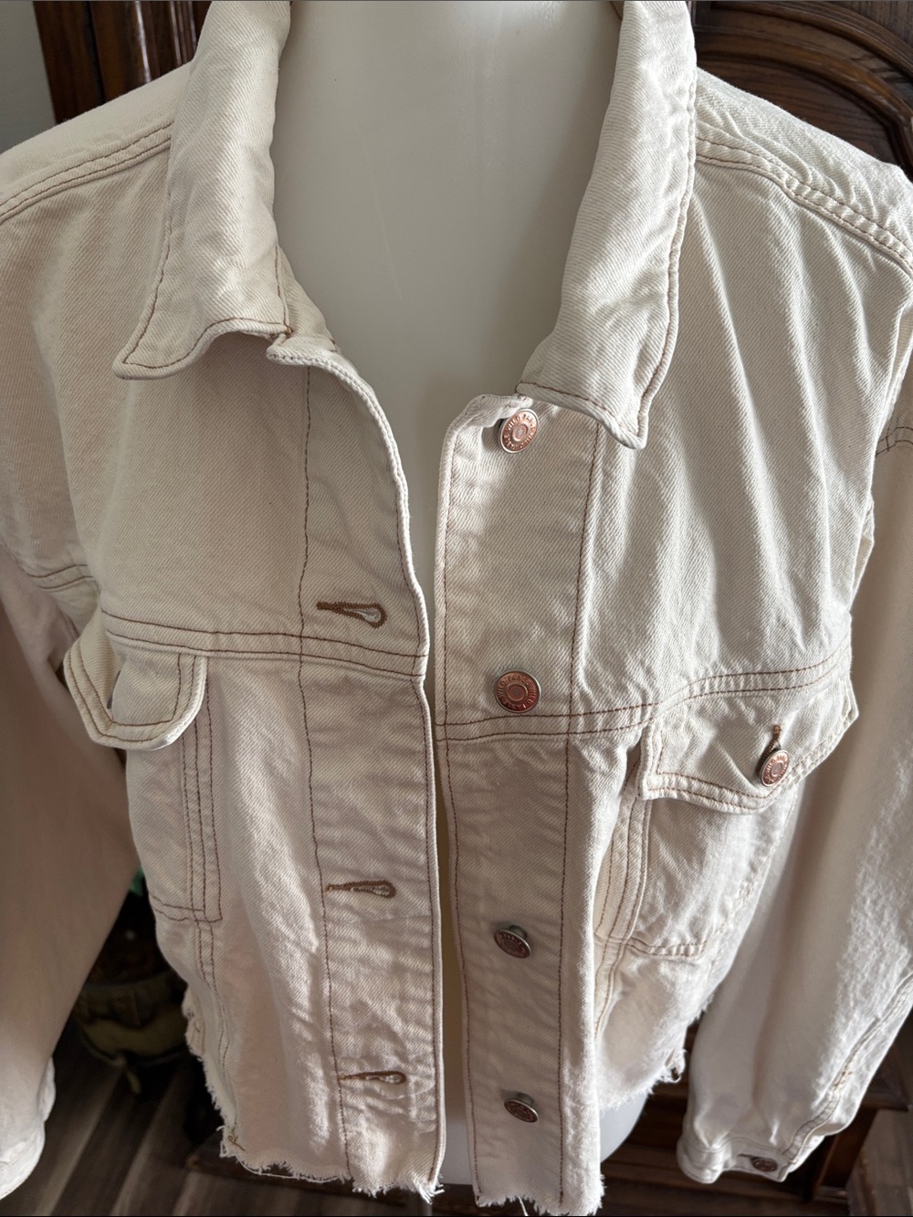 Wild Fable cream cropped denim jacket - Picture 4 of 13